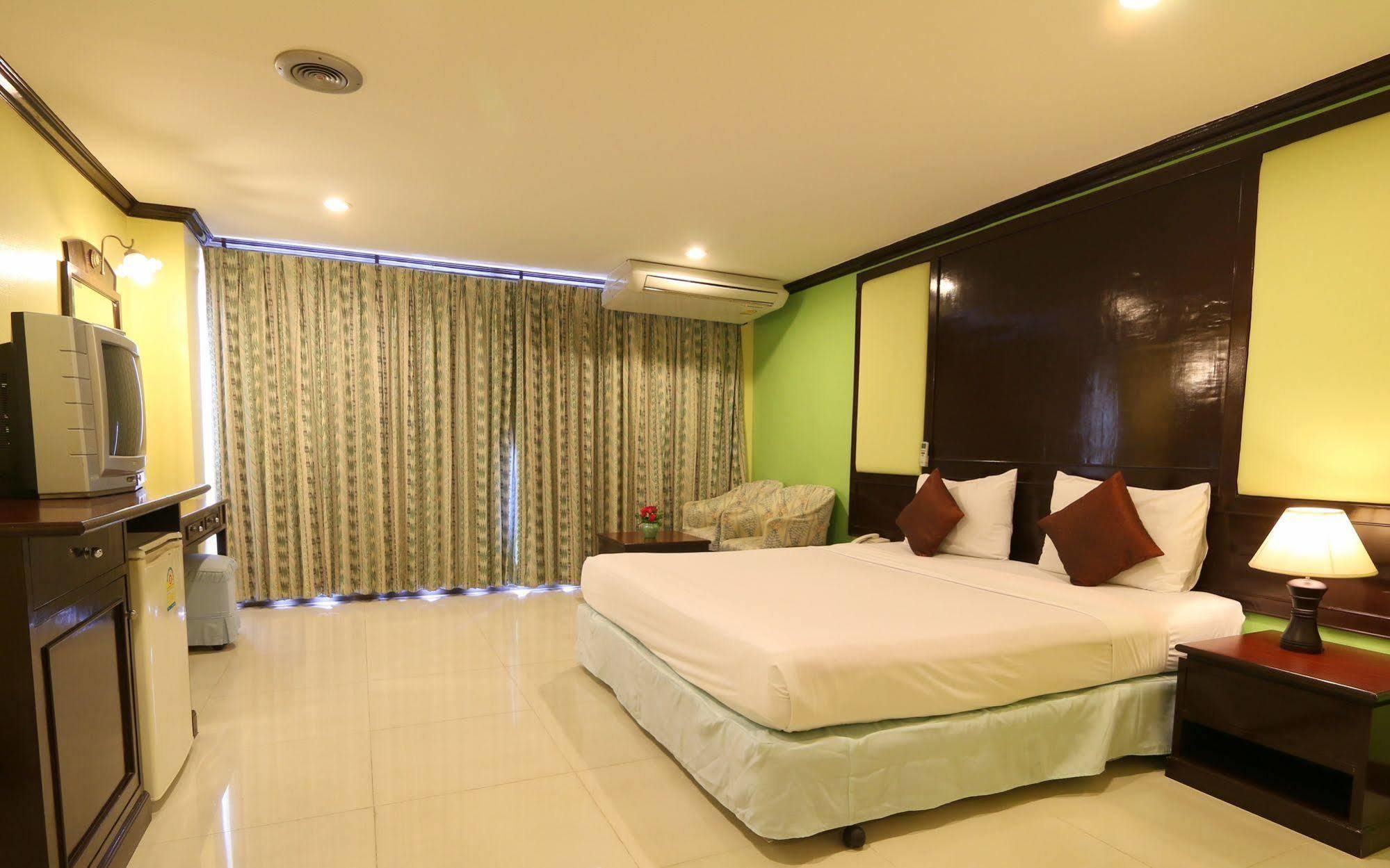 Mike Beach Resort Pattaya Exterior foto